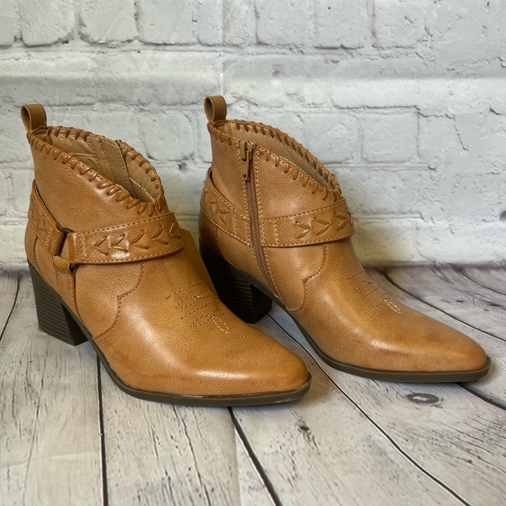NEW Frye and Co. Women’s Palma Stacked Heel Booties